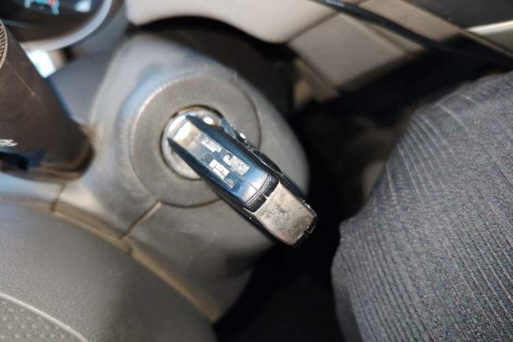 Used Chevrolet Cruze 2012 1.6L SL Grand Edition Manual Transmission Vehicle Key