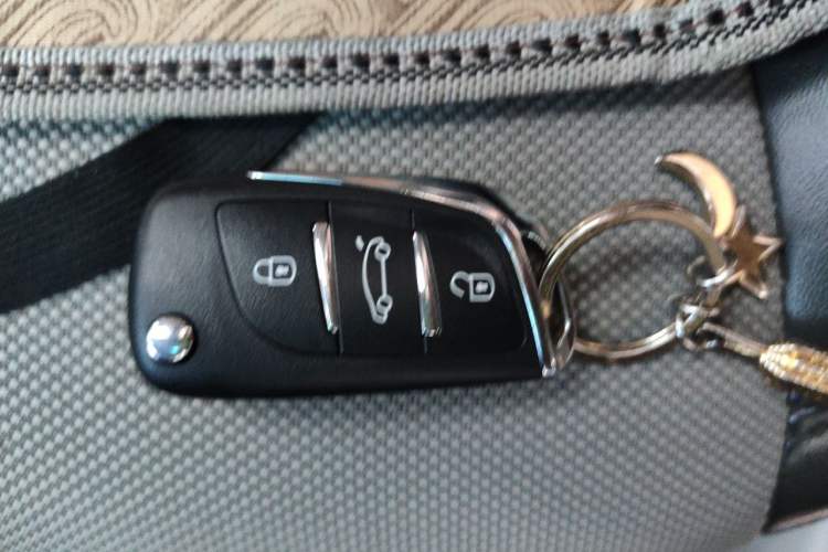 Used Chevrolet Cruze 2012 1.6L SE Automatic Vehicle Key