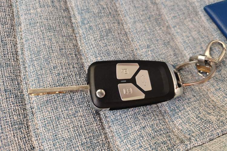 Used Chevrolet Cruze 2012 1.6L SE MT Vehicle Key