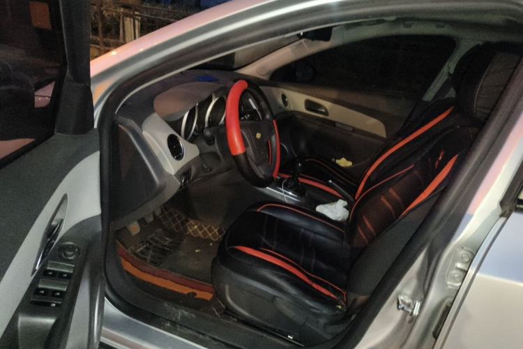 Used Chevrolet Cruze 2012 1.6L SE MT Driver Seat