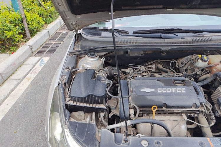 Used Chevrolet Cruze 2012 1.6L SL Grand Edition Manual Transmission Engine Bay Right