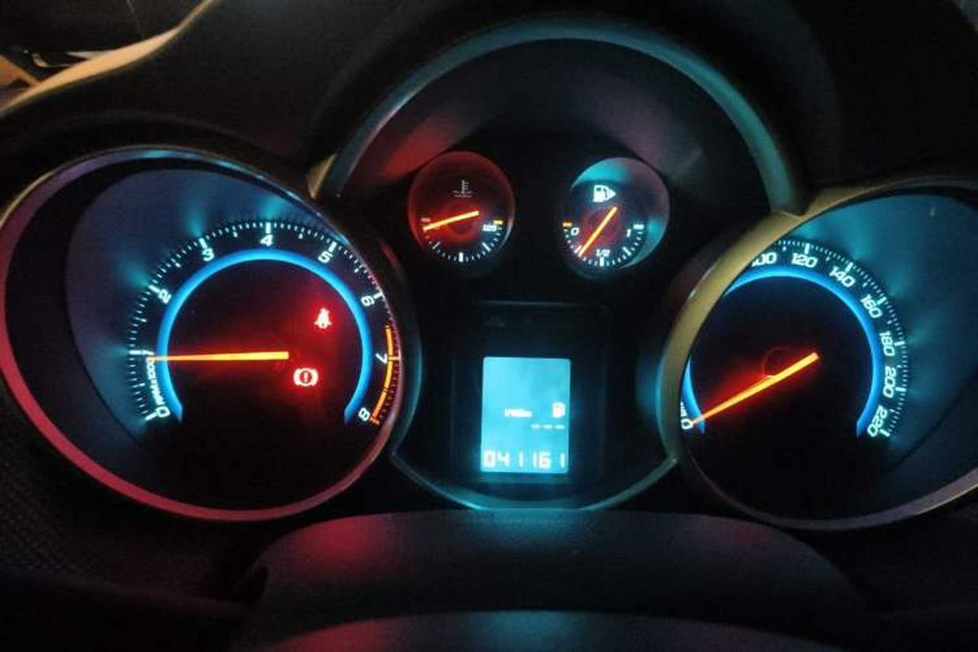 Used Chevrolet Cruze 2012 1.6L SE MT Instrument Cluster