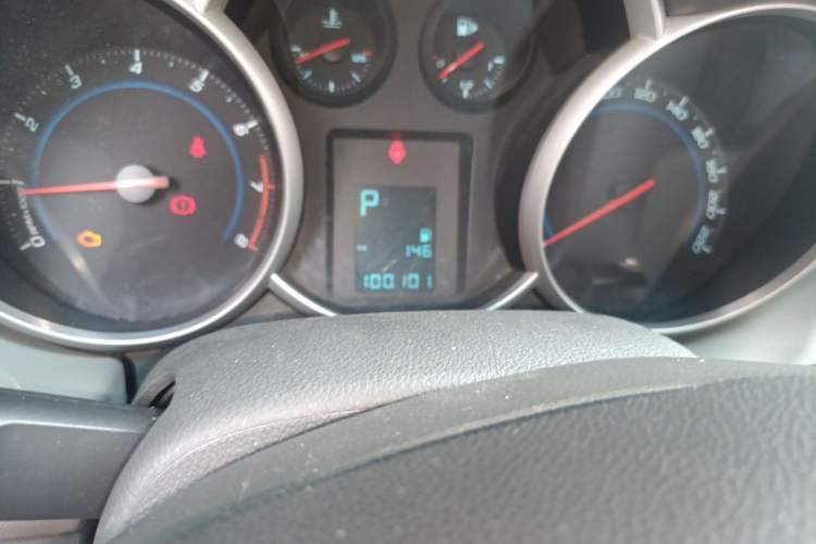 Used Chevrolet Cruze 2012 1.6L SL Grand Edition Automatic Odometer Close Up