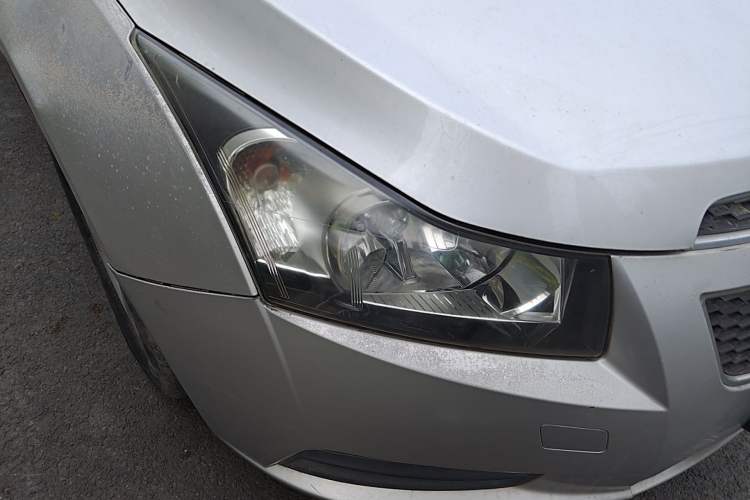 Used Chevrolet Cruze 2012 1.6L SL Grand Edition Manual Transmission Right Front Headlight