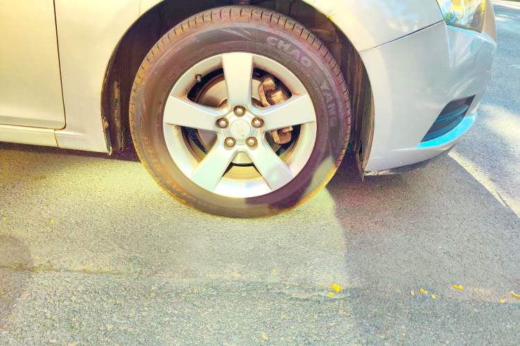 Used Chevrolet Cruze 2012 1.6L SL Grand Edition Manual Transmission Right Front Wheel Hub
