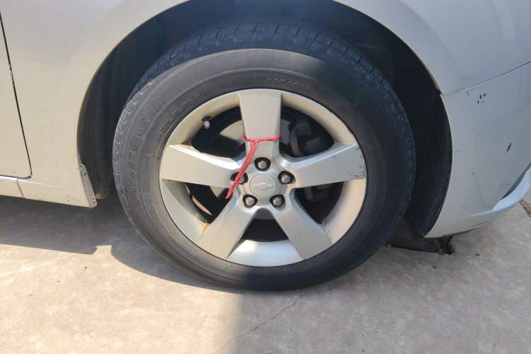 Used Chevrolet Cruze 2012 1.6L SL Grand Edition Manual Transmission Right Front Wheel Hub