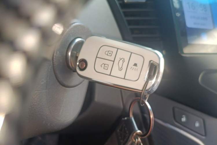 Used Chevrolet Cruze 2012 1.6L SL Grand Edition Automatic Vehicle Key