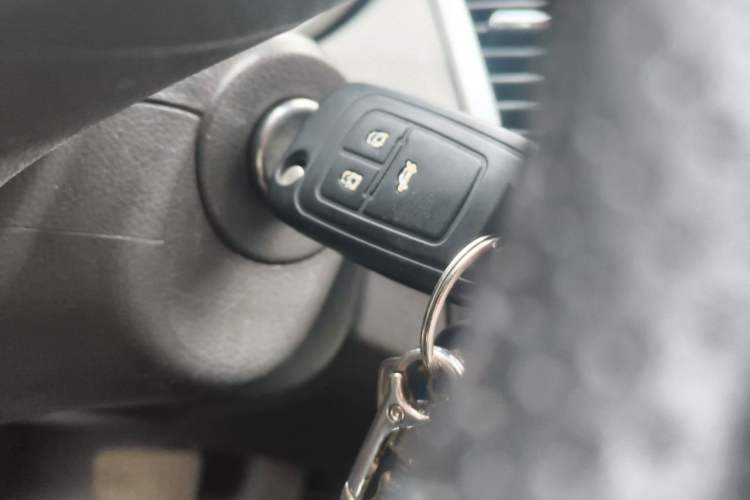 Used Chevrolet Cruze 2012 1.8L SE AT Vehicle Key