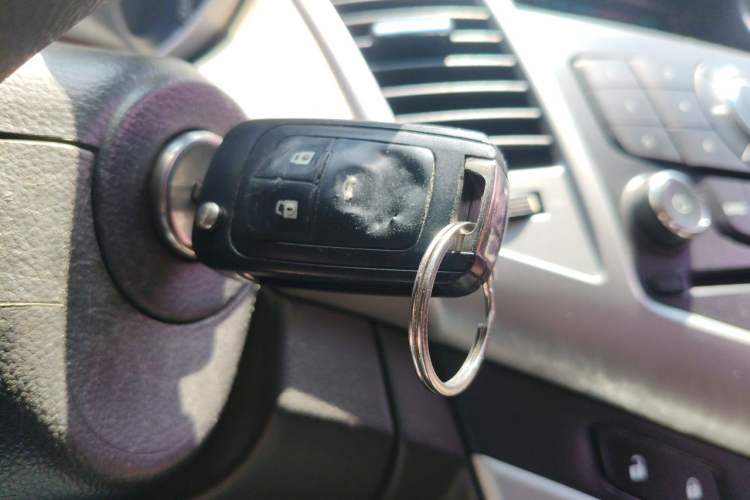Used Chevrolet Cruze 2012 1.6L SL Grand Edition Manual Transmission Vehicle Key