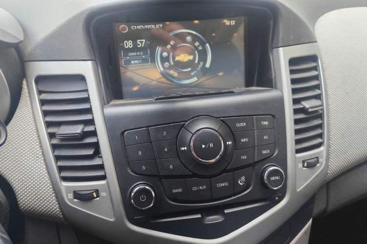 Used Chevrolet Cruze 2012 1.6L SL MT Audio And AC Panel
