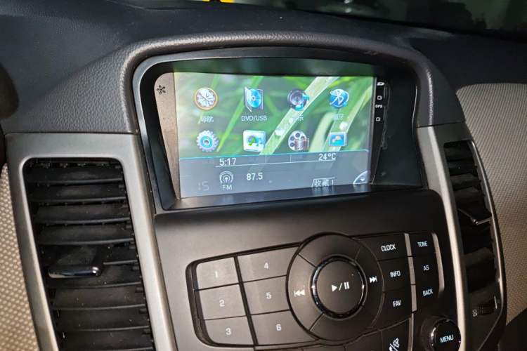 Used Chevrolet Cruze 2012 1.6L SE MT Audio And AC Panel