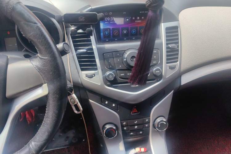 Used Chevrolet Cruze 2012 1.6L SE MT Audio And AC Panel