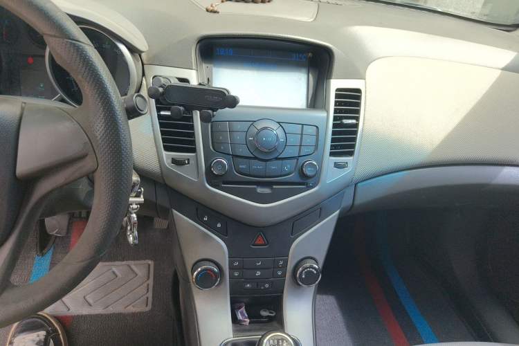 Used Chevrolet Cruze 2012 1.6L SL Grand Edition Automatic Audio And AC Panel