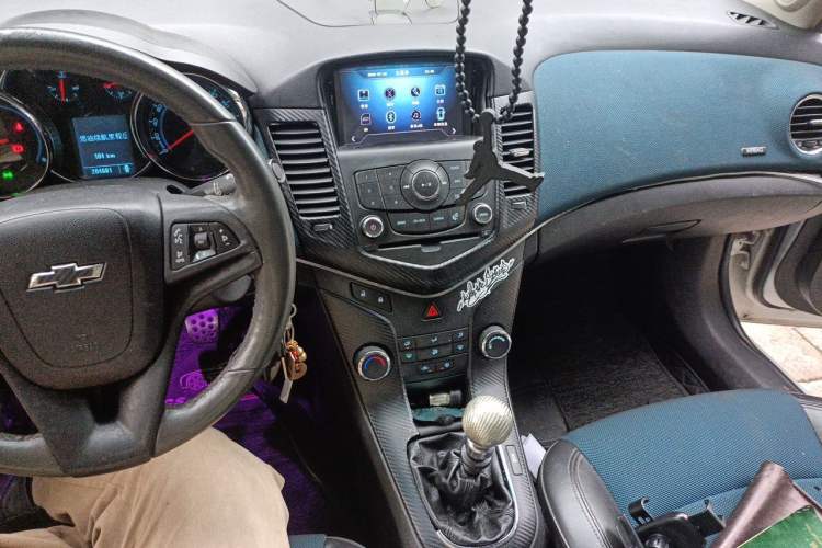 Used Chevrolet Cruze 2012 1.6T SE MT Audio And AC Panel