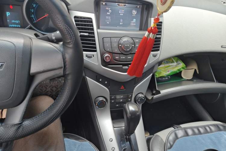 Used Chevrolet Cruze 2012 1.6L SE Automatic Audio And AC Panel