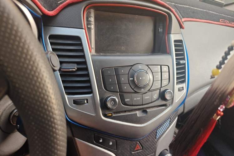 Used Chevrolet Cruze 2012 1.6L SL MT Audio And AC Panel