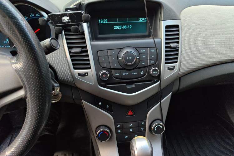 Used Chevrolet Cruze 2012 1.6L SE Automatic Audio And AC Panel
