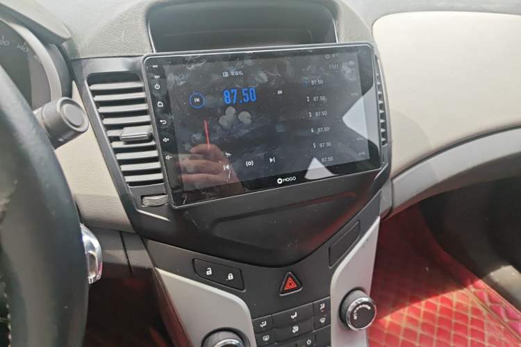 Used Chevrolet Cruze 2012 1.6L SL MT Audio And AC Panel