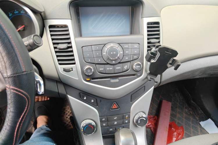 Used Chevrolet Cruze 2012 1.6L SL Grand Edition Automatic Audio And AC Panel