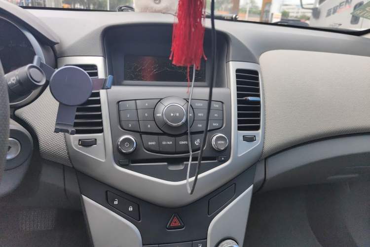 Used Chevrolet Cruze 2012 1.8L SE AT Audio And AC Panel