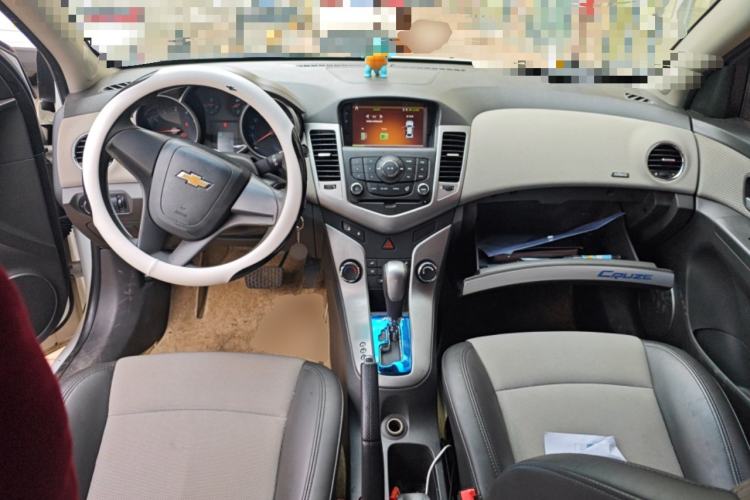 Used Chevrolet Cruze 2012 1.6L SE Automatic Center Console