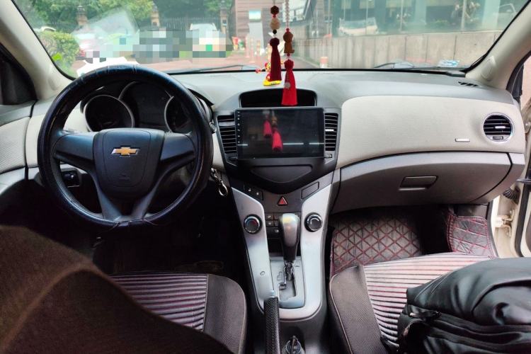 Used Chevrolet Cruze 2012 1.6L SL Grand Edition Automatic Center Console