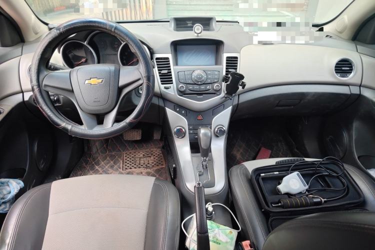 Used Chevrolet Cruze 2012 1.6L SL Grand Edition Automatic Center Console
