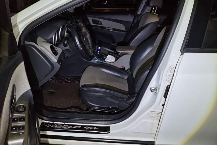 Used Chevrolet Cruze 2012 1.6L SE MT Driver Seat