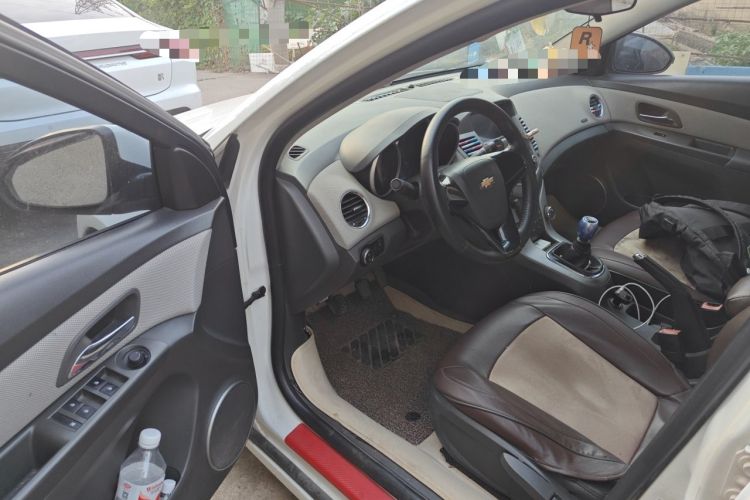 Used Chevrolet Cruze 2012 1.6L SE MT Driver Seat