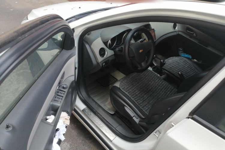 Used Chevrolet Cruze 2012 1.6L SL MT Driver Seat