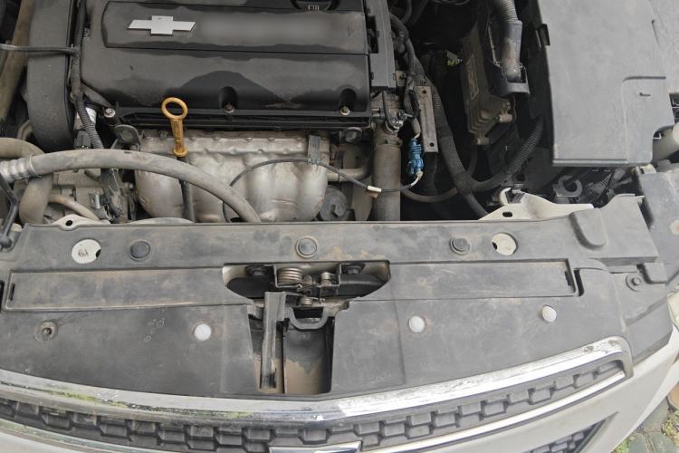 Used Chevrolet Cruze 2012 1.6L SE MT Engine Bay