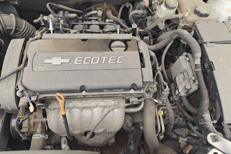 Used Chevrolet Cruze 2012 1.8L SE AT Engine Bay