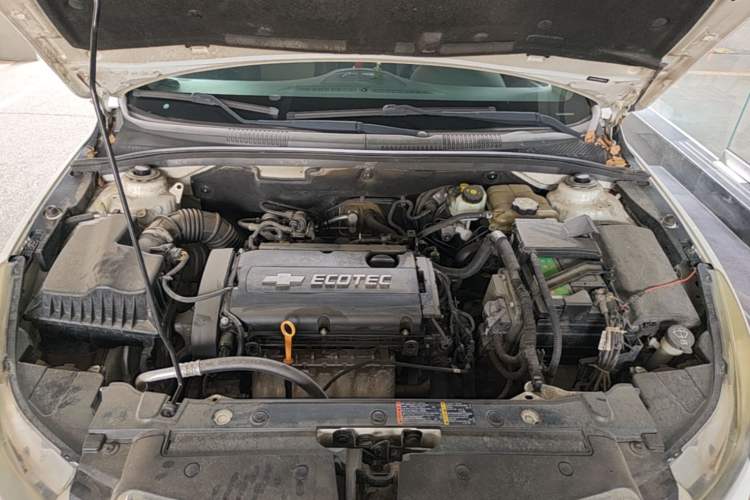 Used Chevrolet Cruze 2012 1.6L SL MT Engine Bay