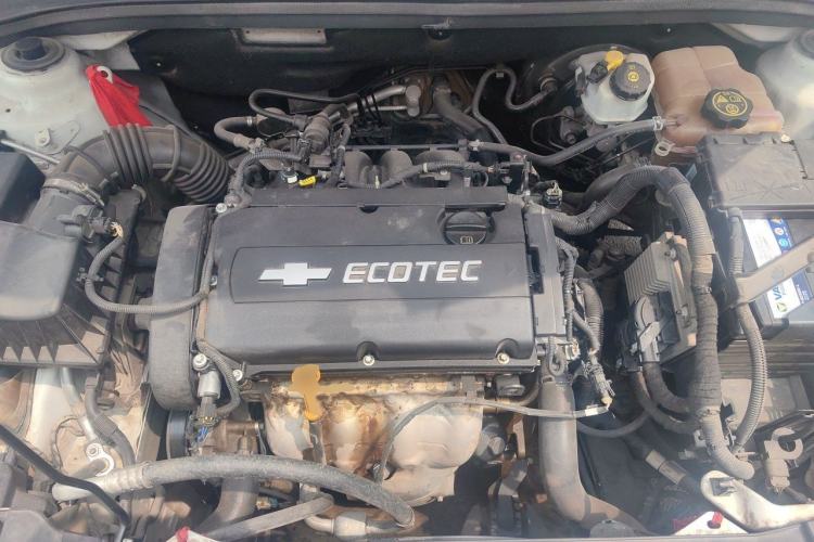 Used Chevrolet Cruze 2012 1.6L SE MT Engine Bay