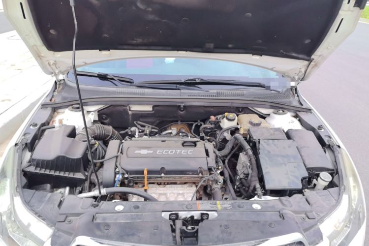 Used Chevrolet Cruze 2012 1.8L SE AT Engine Bay