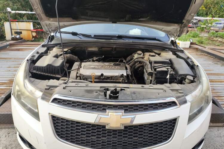 Used Chevrolet Cruze 2012 1.6L SE MT Engine Bay