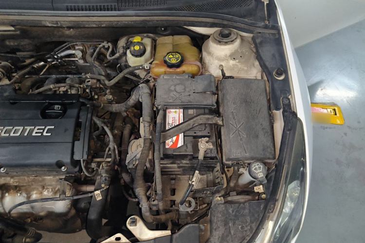 Used Chevrolet Cruze 2012 1.6L SE MT Engine Bay Left
