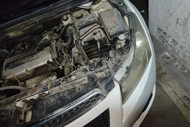 Used Chevrolet Cruze 2012 1.6L SE MT Engine Bay Left