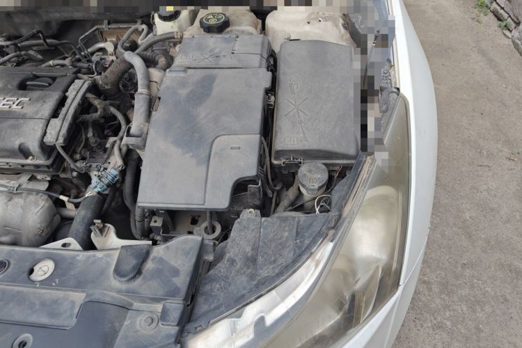 Used Chevrolet Cruze 2012 1.6L SE MT Engine Bay Left