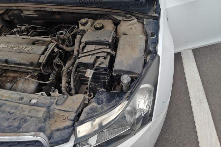 Used Chevrolet Cruze 2012 1.6L SE MT Engine Bay Left