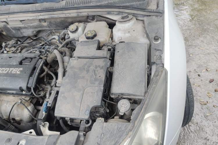 Used Chevrolet Cruze 2012 1.6L SL Grand Edition Manual Transmission Engine Bay Left