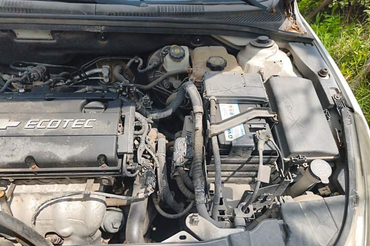 Used Chevrolet Cruze 2012 1.6L SE MT Engine Bay Left