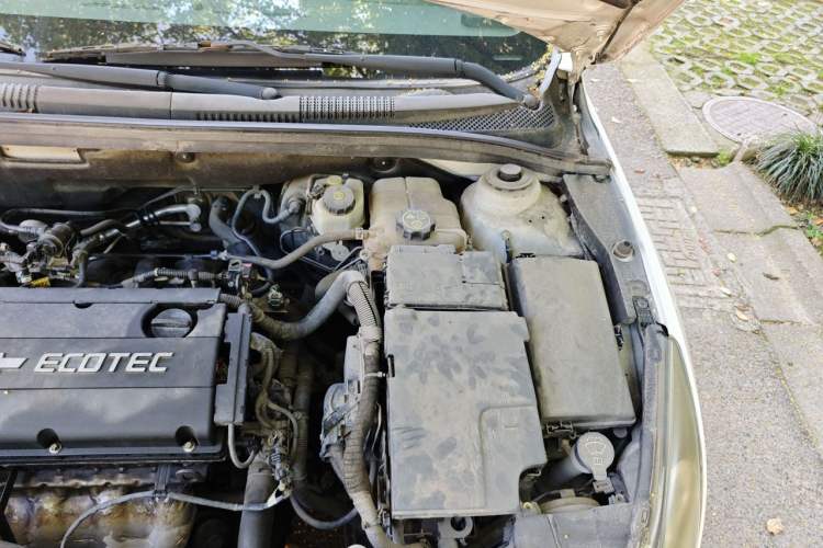 Used Chevrolet Cruze 2012 1.6L SL Grand Edition Manual Transmission Engine Bay Left