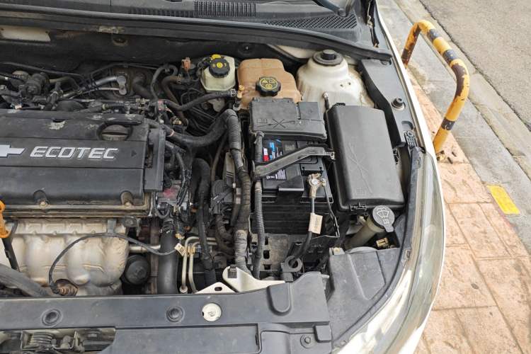 Used Chevrolet Cruze 2012 1.6L SE Automatic Engine Bay Left
