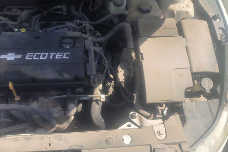 Used Chevrolet Cruze 2012 1.6L SE MT Engine Bay Left