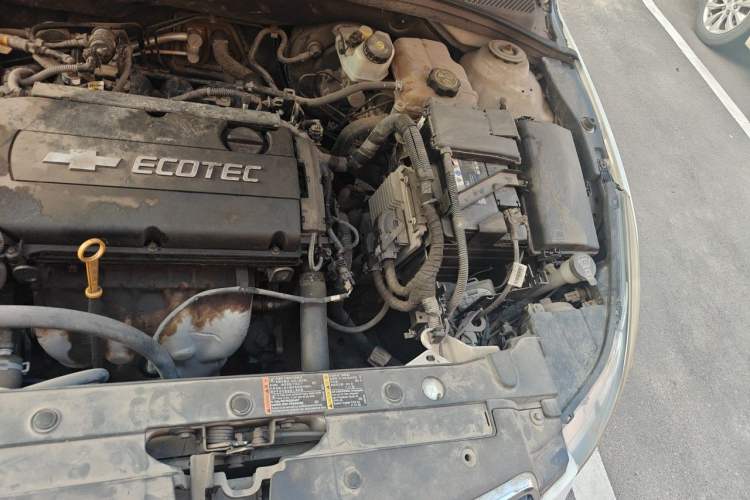 Used Chevrolet Cruze 2012 1.6L SL MT Engine Bay Left