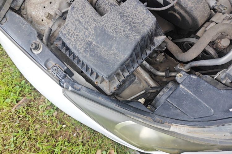 Used Chevrolet Cruze 2012 1.6L SL MT Engine Bay Left