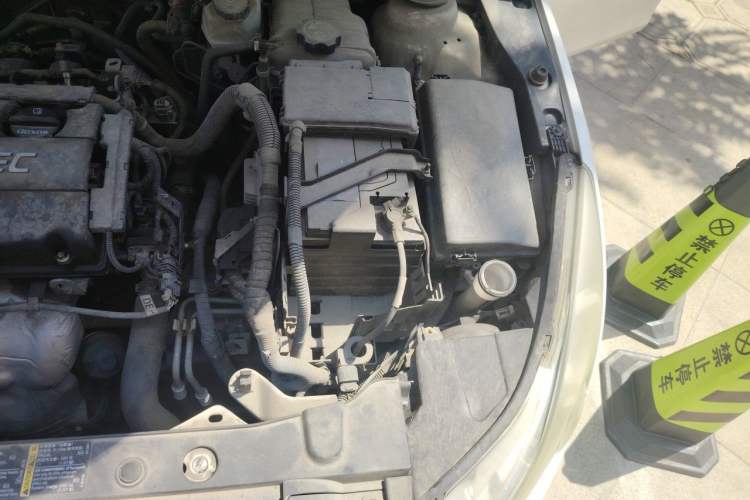 Used Chevrolet Cruze 2012 1.8L SE AT Engine Bay Left