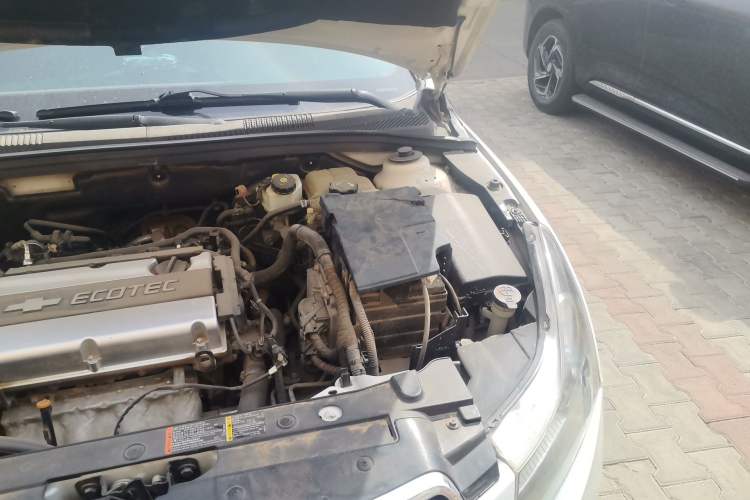 Used Chevrolet Cruze 2012 1.8L SE AT Engine Bay Left