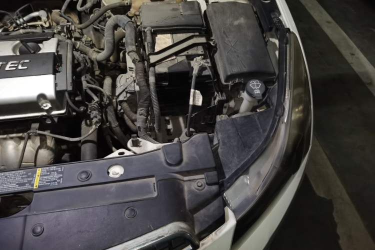 Used Chevrolet Cruze 2012 1.6L SE MT Engine Bay Left